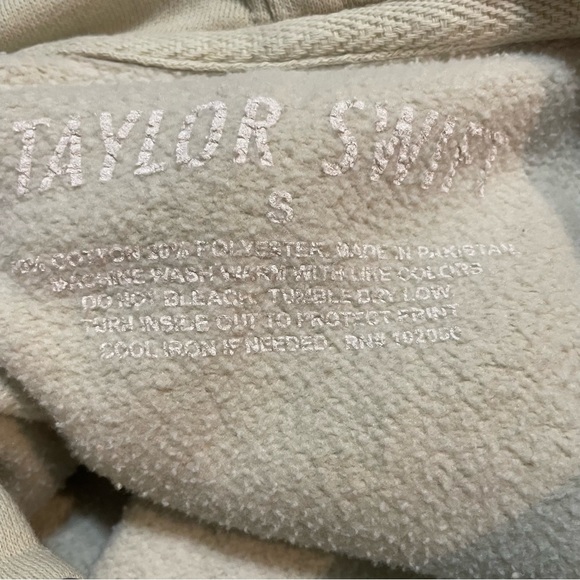 Taylor Swift Red Taylor’s Version Hoodie Small Beige Eras Graphic Oversized - Picture 8 of 8